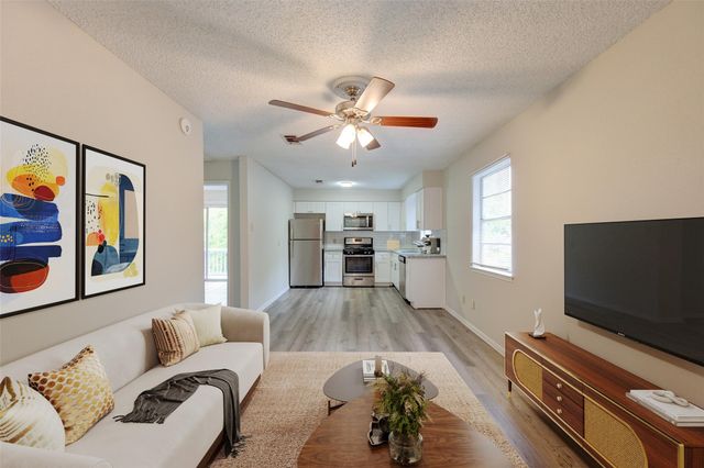 112 Begonia Lane, Highlands, TX 77562