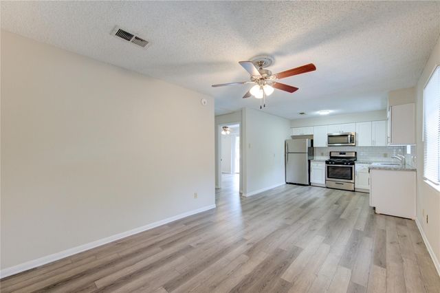 112 Begonia Lane, Highlands, TX 77562