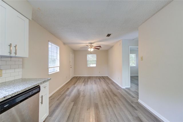 112 Begonia Lane, Highlands, TX 77562