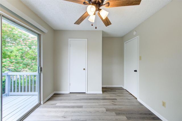 112 Begonia Lane, Highlands, TX 77562