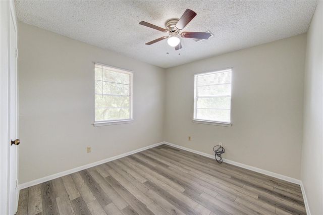112 Begonia Lane, Highlands, TX 77562