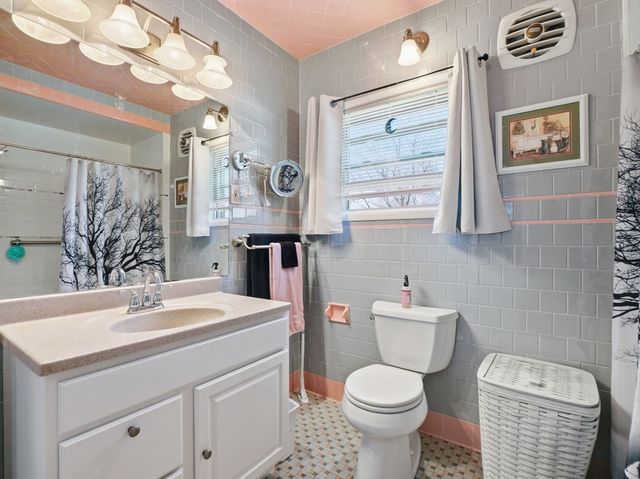 4 A St, Billerica, MA 01821