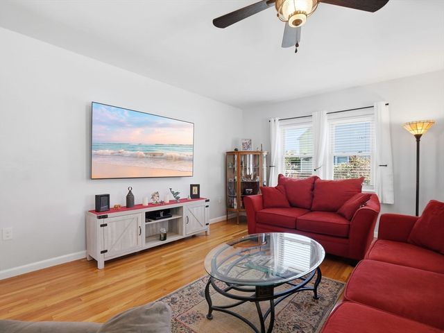 4 A St, Billerica, MA 01821