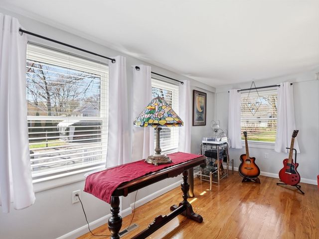 4 A St, Billerica, MA 01821