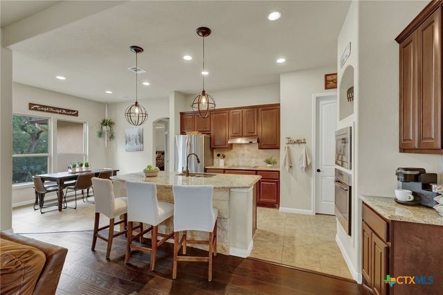 1937 Hunters Cove, New Braunfels, TX 78132