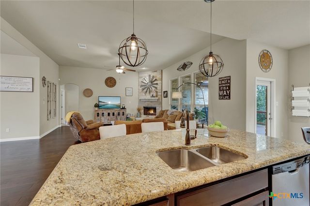 1937 Hunters Cove, New Braunfels, TX 78132
