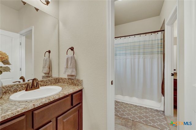 1937 Hunters Cove, New Braunfels, TX 78132