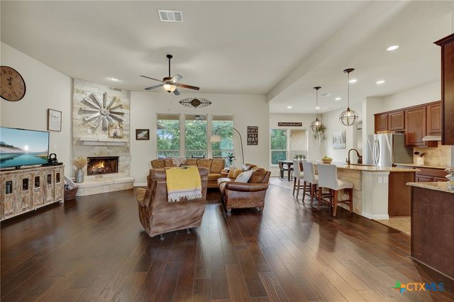 1937 Hunters Cove, New Braunfels, TX 78132