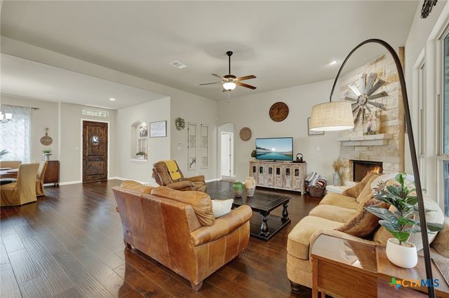 1937 Hunters Cove, New Braunfels, TX 78132