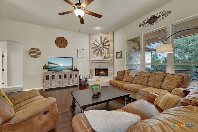 1937 Hunters Cove, New Braunfels, TX 78132