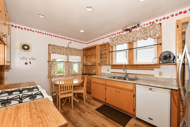 2874 N 59th STREET, Milwaukee, WI 53210