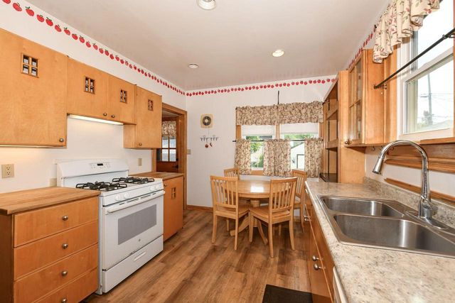 2874 N 59th STREET, Milwaukee, WI 53210