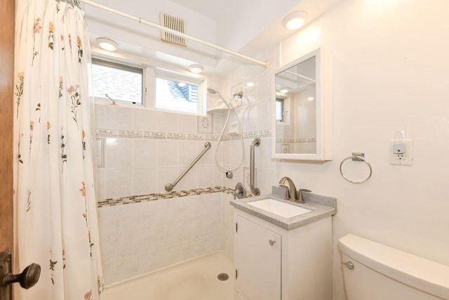 2874 N 59th STREET, Milwaukee, WI 53210