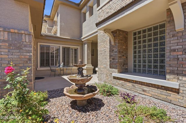 900 W MACAW Drive, Chandler, AZ 85286