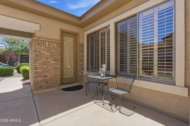 900 W MACAW Drive, Chandler, AZ 85286