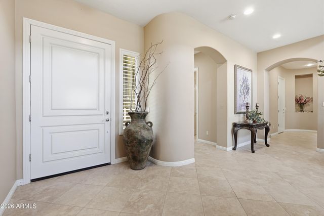 900 W MACAW Drive, Chandler, AZ 85286