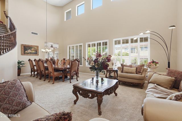 900 W MACAW Drive, Chandler, AZ 85286