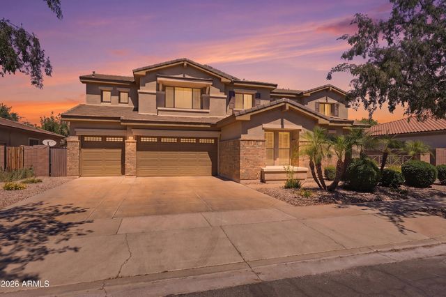 900 W MACAW Drive, Chandler, AZ 85286