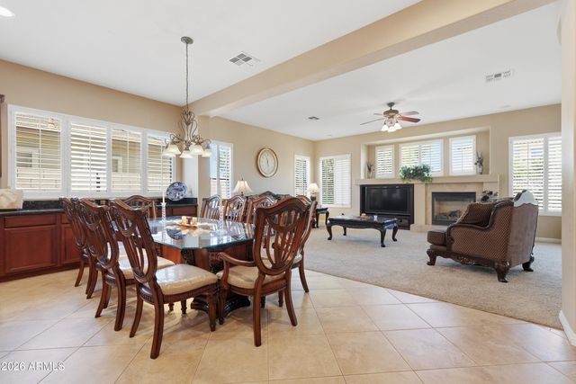 900 W MACAW Drive, Chandler, AZ 85286