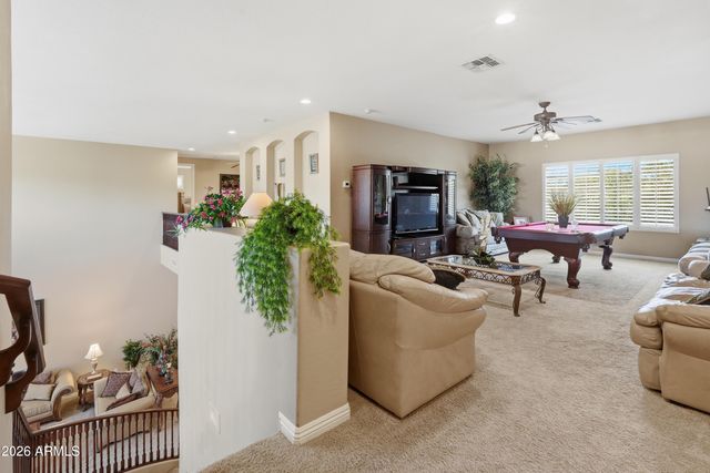 900 W MACAW Drive, Chandler, AZ 85286