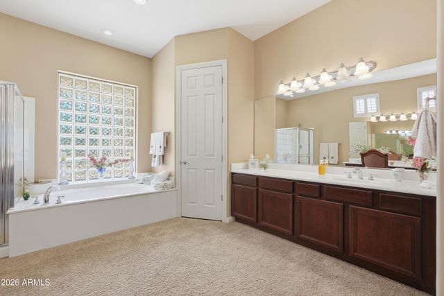 900 W MACAW Drive, Chandler, AZ 85286