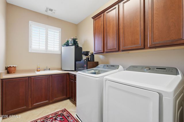 900 W MACAW Drive, Chandler, AZ 85286