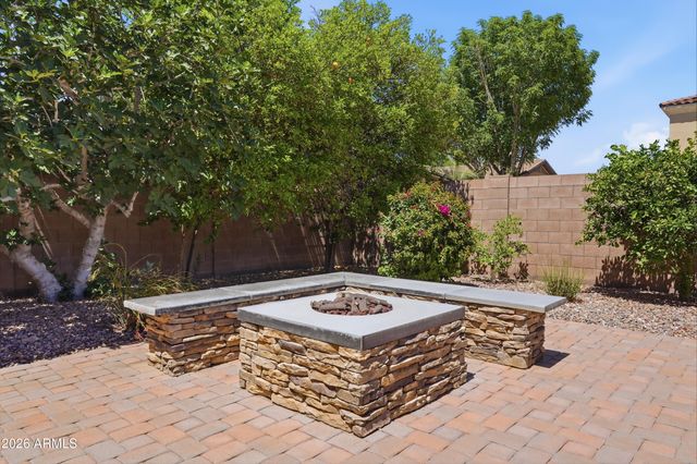 900 W MACAW Drive, Chandler, AZ 85286