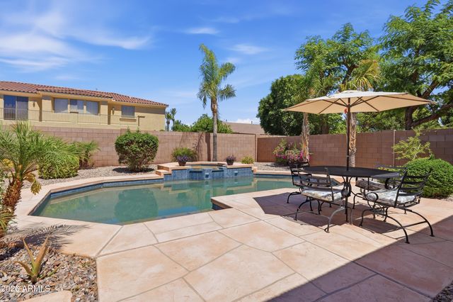 900 W MACAW Drive, Chandler, AZ 85286