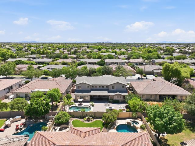 900 W MACAW Drive, Chandler, AZ 85286