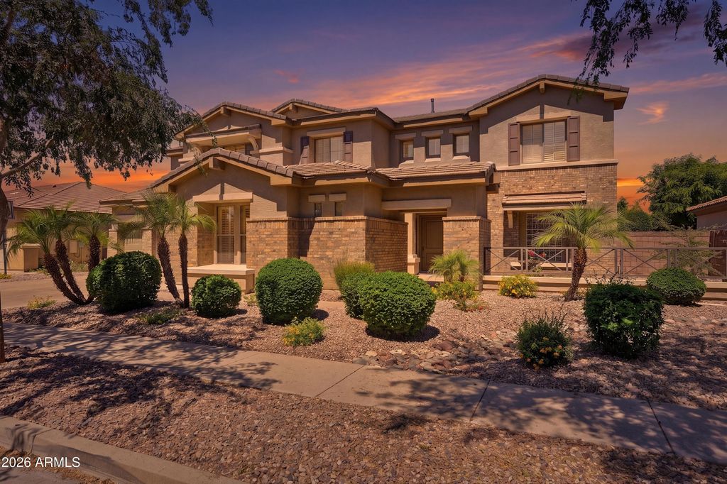 Image 1 of property listing at 900 W MACAW Drive, Chandler, AZ 85286