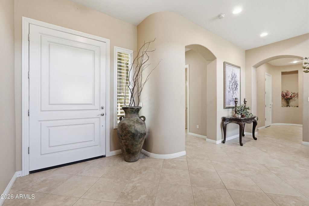 Image 15 of property listing at 900 W MACAW Drive, Chandler, AZ 85286