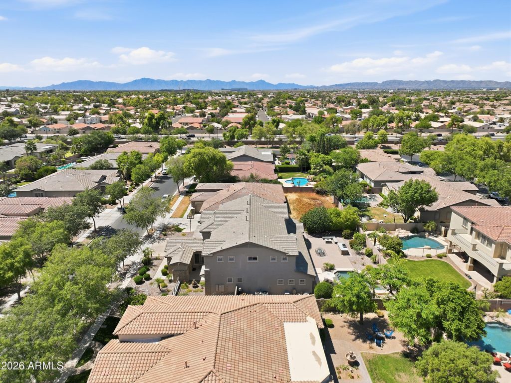 Image 7 of property listing at 900 W MACAW Drive, Chandler, AZ 85286