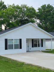 715 E Lincoln St, Tullahoma, TN 37388