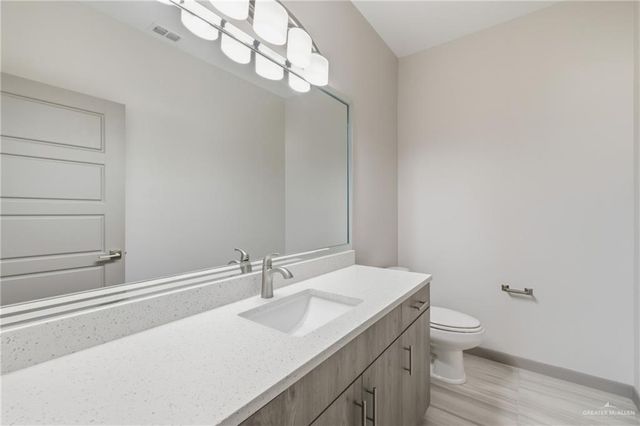 3302 S Sugar Road H, Edinburg, TX 78539