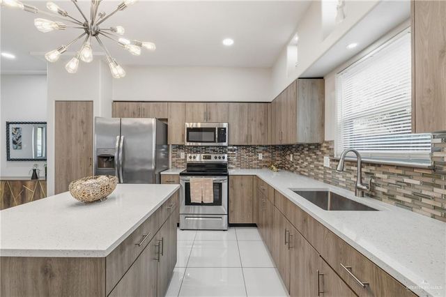 3302 S Sugar Road H, Edinburg, TX 78539