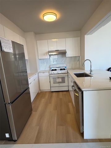 4231 Colden Street F7A, Flushing, NY 11355