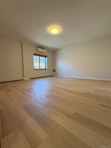 4231 Colden Street F7A, Flushing, NY 11355