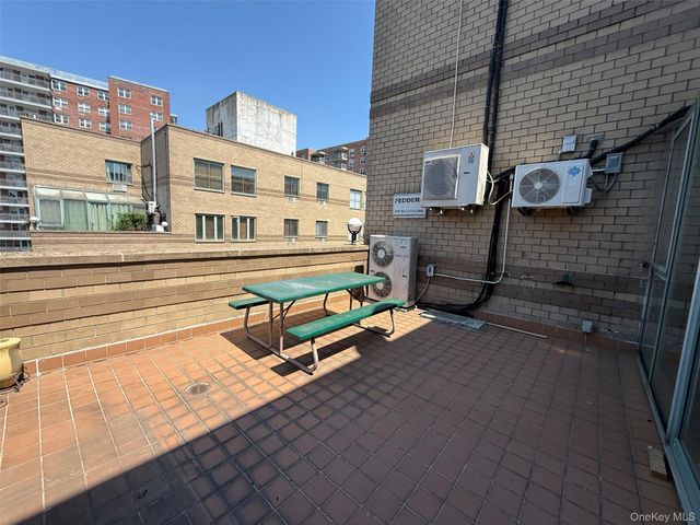 4231 Colden Street F7A, Flushing, NY 11355