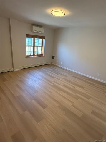 4231 Colden Street F7A, Flushing, NY 11355