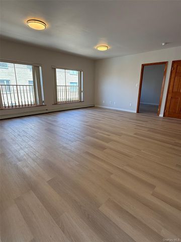 4231 Colden Street F7A, Flushing, NY 11355