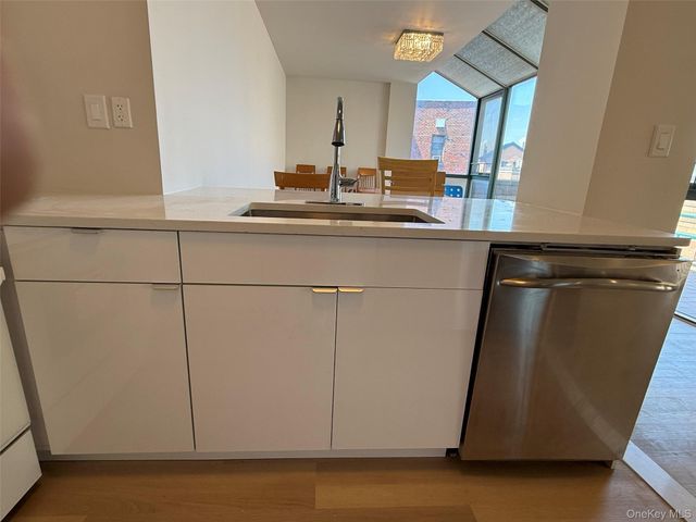 4231 Colden Street F7A, Flushing, NY 11355