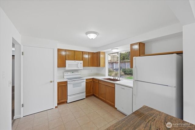 1329 N 183rd Street, Shoreline, WA 98133