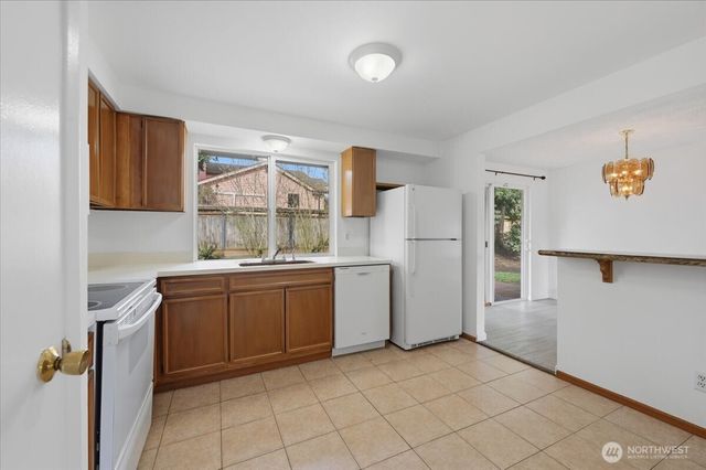 1329 N 183rd Street, Shoreline, WA 98133