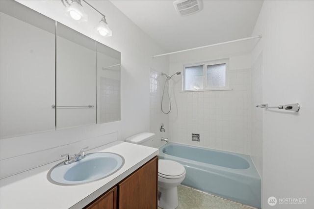 1329 N 183rd Street, Shoreline, WA 98133