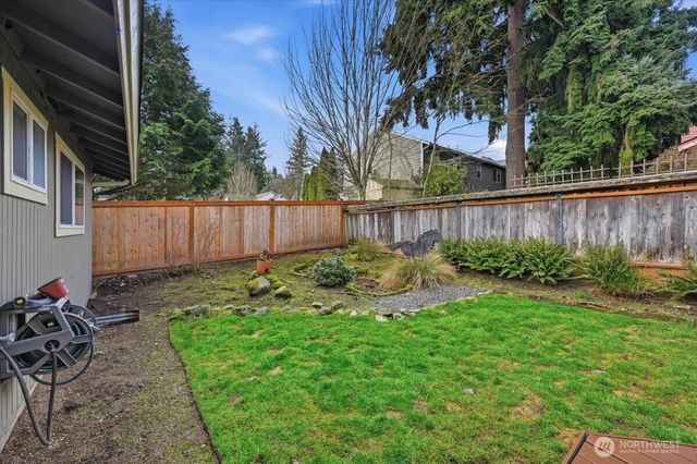 1329 N 183rd Street, Shoreline, WA 98133