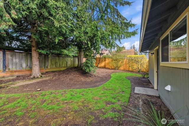 1329 N 183rd Street, Shoreline, WA 98133