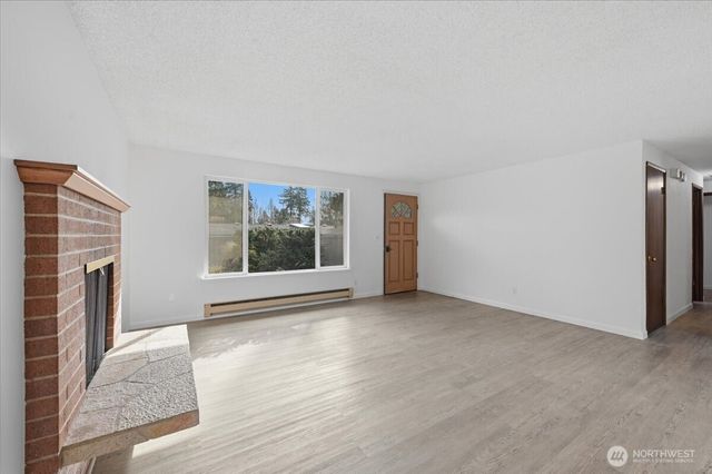 1329 N 183rd Street, Shoreline, WA 98133