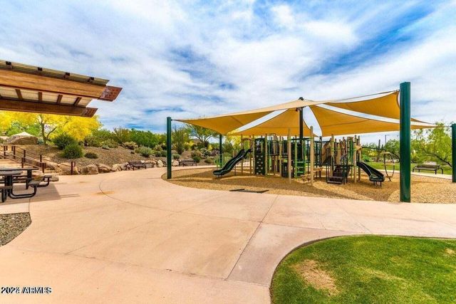 1929 W Black Hill Road, Phoenix, AZ 85085