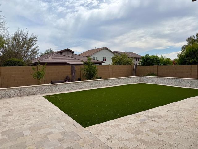 1929 W Black Hill Road, Phoenix, AZ 85085