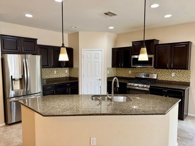 1929 W Black Hill Road, Phoenix, AZ 85085